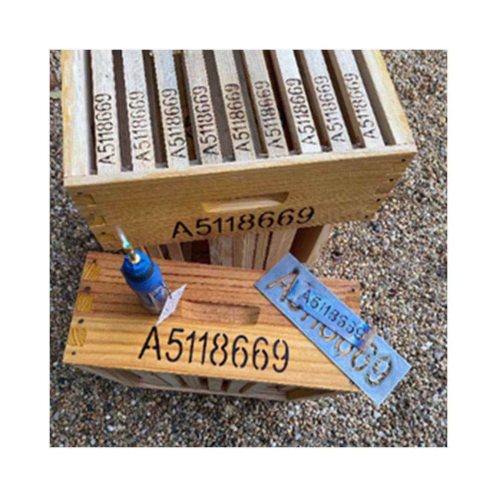 Pochoir acier pour marquage numéro napi sur ruche - 90x280 mm